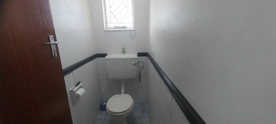 4 Bedroom Property for Sale in Amalinda North Eastern Cape